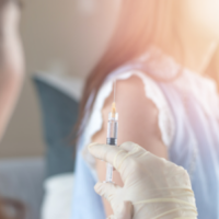 В Подмосковье начался очередной этап вакцинации девочек-подростков от ВПЧ